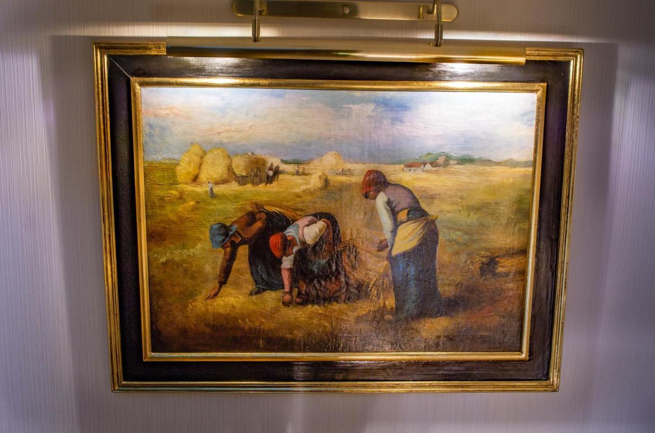 Noblesse Boutique Resort Sybin Zewnętrze zdjęcie The Gleaners, by Jean-François Millet