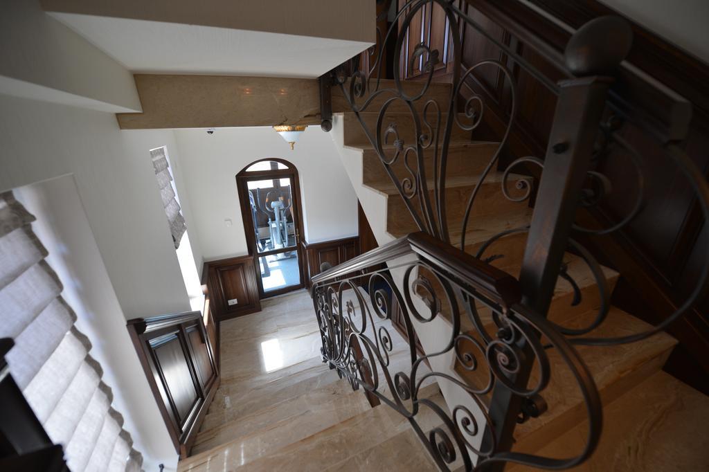 Noblesse Boutique Resort Sybin Zewnętrze zdjęcie Interior of the villa
