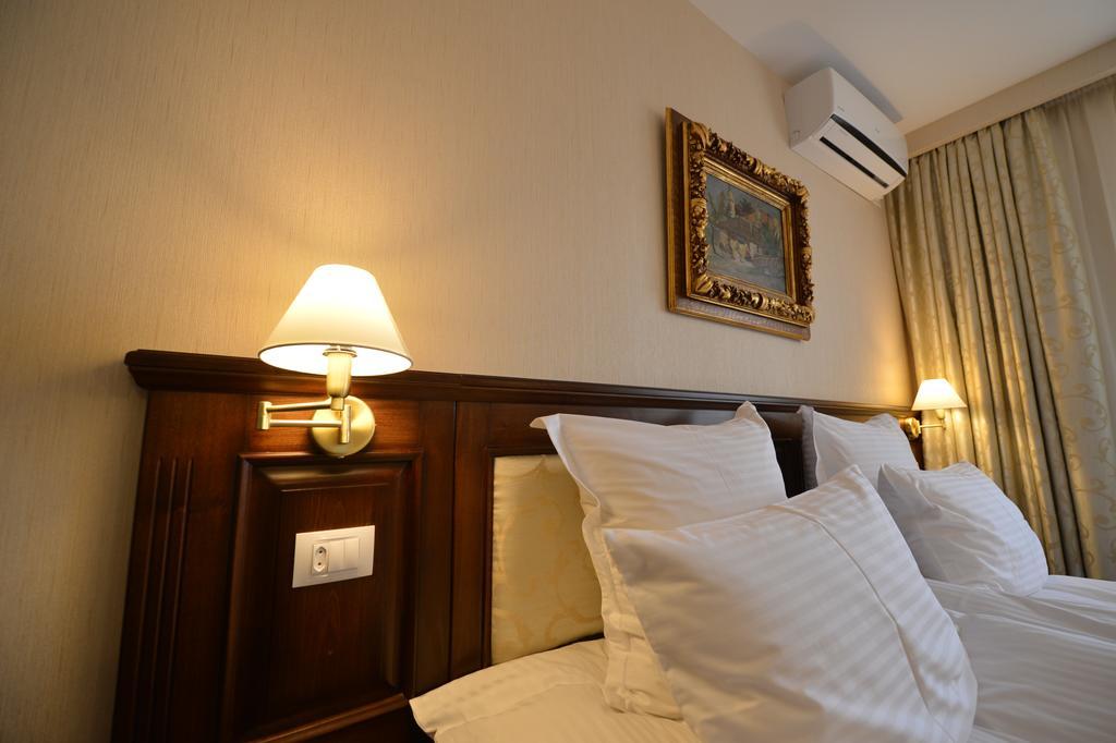 Noblesse Boutique Resort Sybin Zewnętrze zdjęcie A room at the hotel