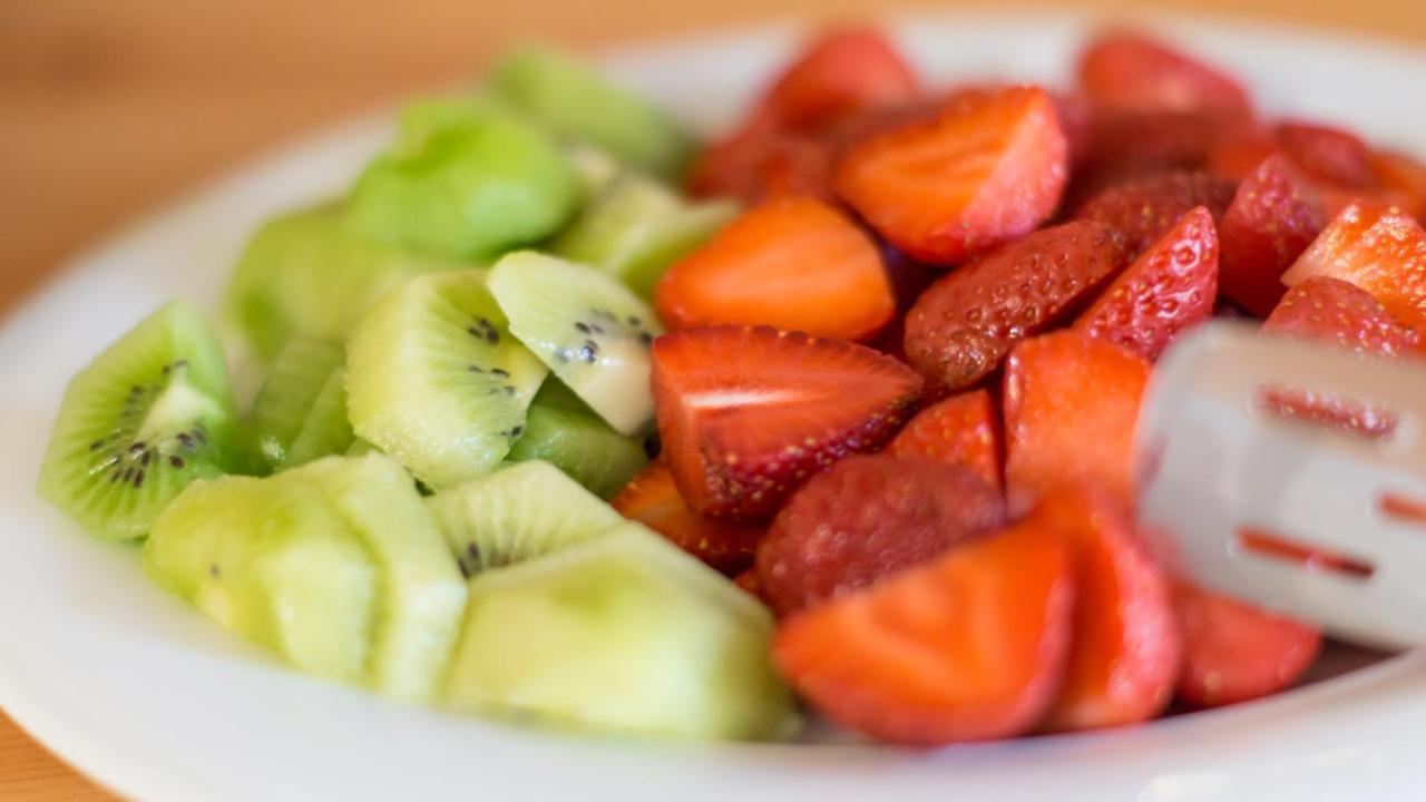 Noblesse Boutique Resort Sybin Zewnętrze zdjęcie Fruit salad